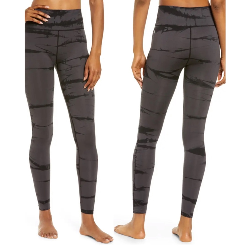 Tie Dye Seamless Ankle Leggings
ZELLA